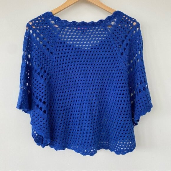 Open knit sweater with bat  wing sleeves, crochet knit - Picture 4 of 6